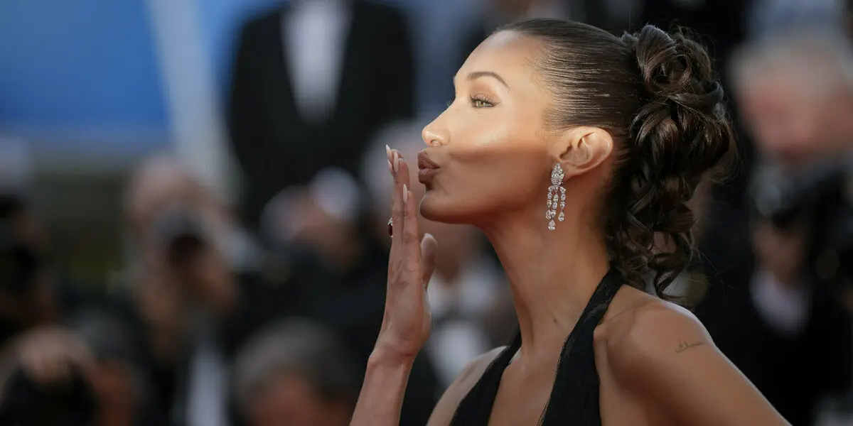 Model Bella Hadid verklagt Adidas:
Gefeiert und gecancelt