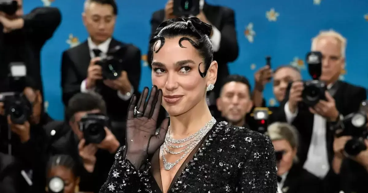 Panorama   Samsung reagiert auf Klage von Dua Lipa