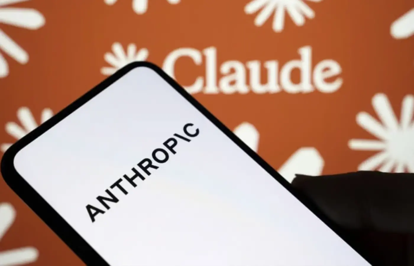 Anthropic Becomes World’s Most Valuable AI Startup After $965B Valuation Surge
